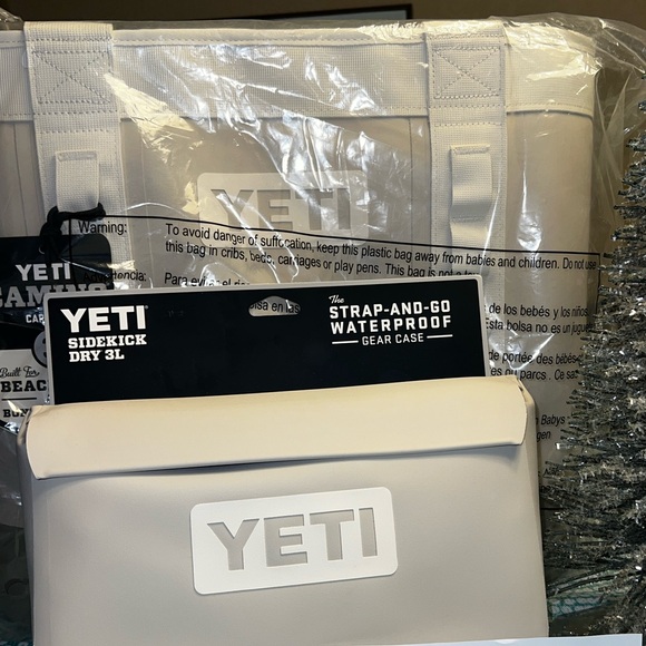 YETI 35 Camino Carryall Tote & Sidekick Dry 3L in Taupe